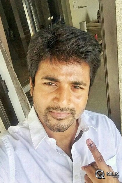 Celebrities-Cast-Vote-in-TN-Elections